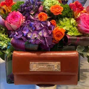 ⭐️NWT⭐️Tory Burch Cognac Tri Fold Wallet